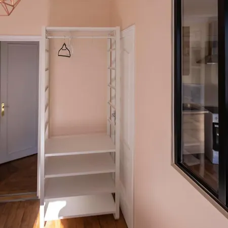 Charming Cozy Nest In Παρίσι